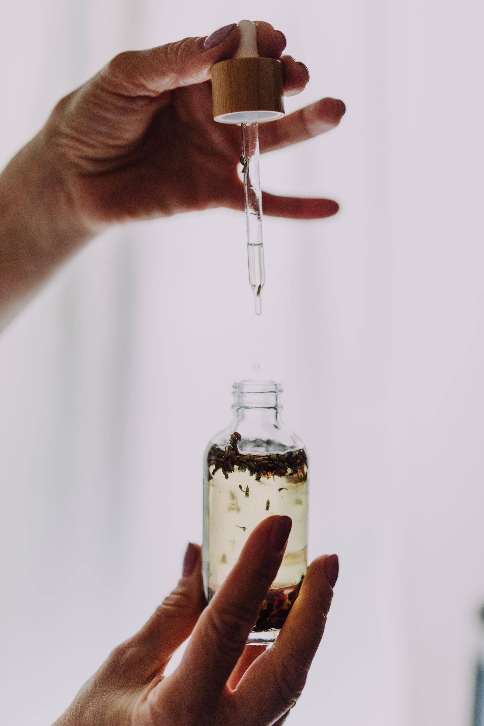 Botanical oil dropper for hand and foot softening care